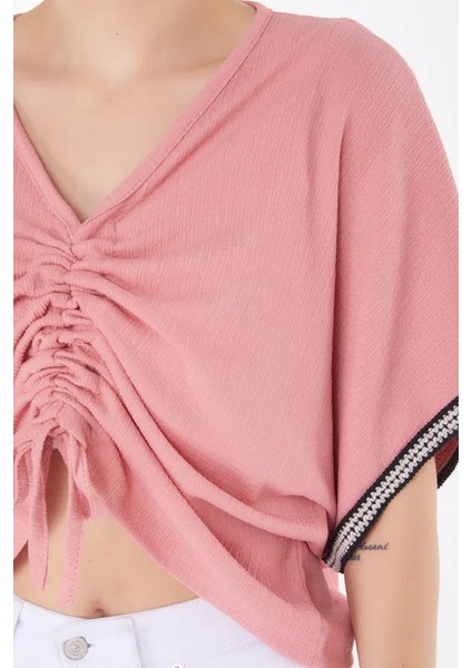 V Yaka Büzgülü Detaylı Bluz