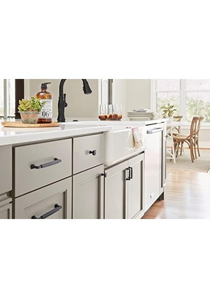 | Dolap Çekme | Mat Siyah | 6-5/16 Inç (160 Mm) Merkezden Merkeze | Boy | 1 Paket | Çekmece Çekme | Dolap Kolu | Kabin Donanımı