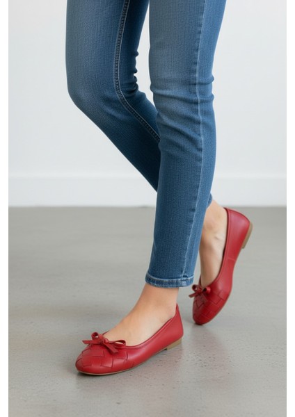 Chic Kırmızı Hakiki Deri Fiyonk Detaylı Kadın Günlük Babet