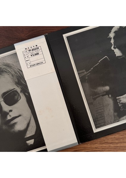 Elton John – A Very Special Collection modelleri
