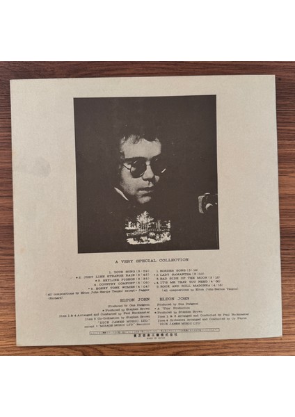 Elton John – A Very Special Collection indirimleri