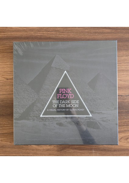 Pink Floyd – Dark Side Of The Moon: A Visual History (Boxset)