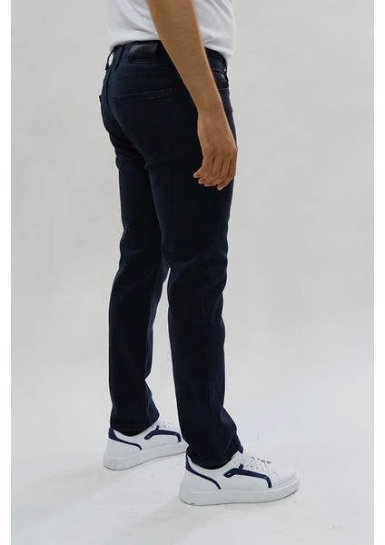 Erkek Regular Fit Rahat Kesim Esnek Likralı Örme Jeans fırsatları