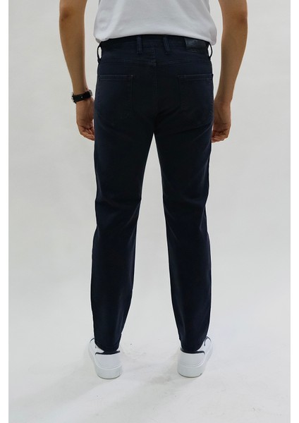 Erkek Regular Fit Rahat Kesim Esnek Likralı Örme Jeans indirimleri