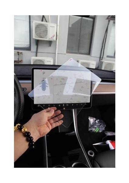 Tesla Y New 15.4inch Multimedya Temperli Cam Ekran Koruyucu – 99% Işık Geçirgenliği, Yağ ve Parmak Izine Dayanıklı Kaplama, Hassas Dokunma, Yüksek Yüzey Sertliği ve Etkili Koruma modelleri