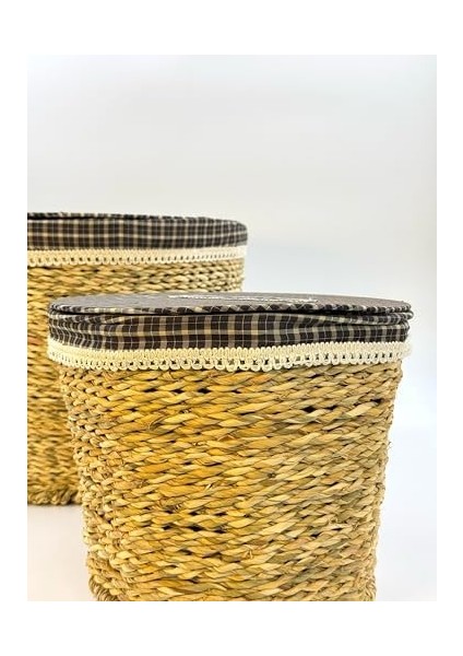 3&apos;lü Kapaklı Hasır Sele Seti – Çamaşır ve Oyuncak Sepeti, Kirli Çamaşır Sepeti, Doğal Hasır Saklama Kutusu, El Örgüsü Dekoratif Kutu, Kıyafet, Havlu ve Ev Eşyaları (2 Li Set)