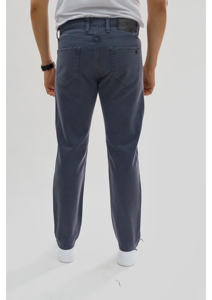 Erkek Regular Fit Rahat Kesim Esnek Likralı Örme Jeans indirimleri