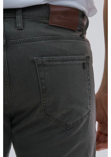 Erkek Regular Fit Rahat Kesim Esnek Likralı Örme Jeans indirimleri