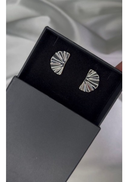 Fırfır Gümüş Renkli Küpe Çelik