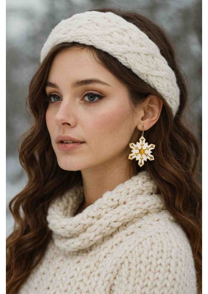 Snowflake Golden Glow Kar Tanesi Yılbaşı Küpe - Şık ve Sade