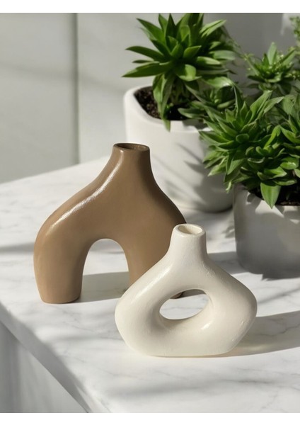 Modern Iskandinav Dekoratif Vazo Seti – Bej & Beyaz – Büyük Boy 20 cm + Küçük Boy 15 cm – Minimal Seramik Görünümlü Ev Dekor Obje