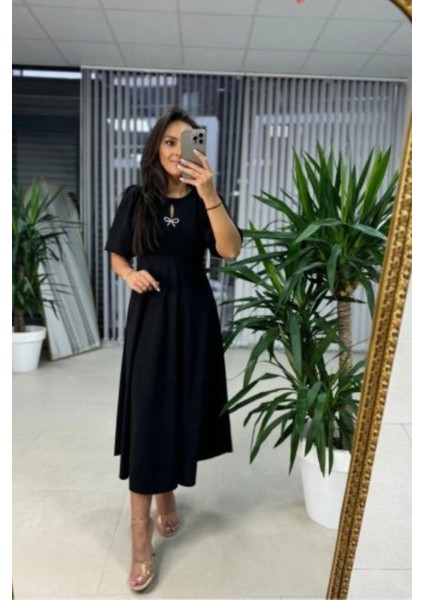 Balon Kollu Broş Detaylı Midi Krep Elbise - Siyah
