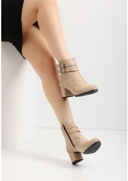 Belle Shoe Kadın Hemera Bej Süet Çift Tokalı Kısa Kışlık Bot