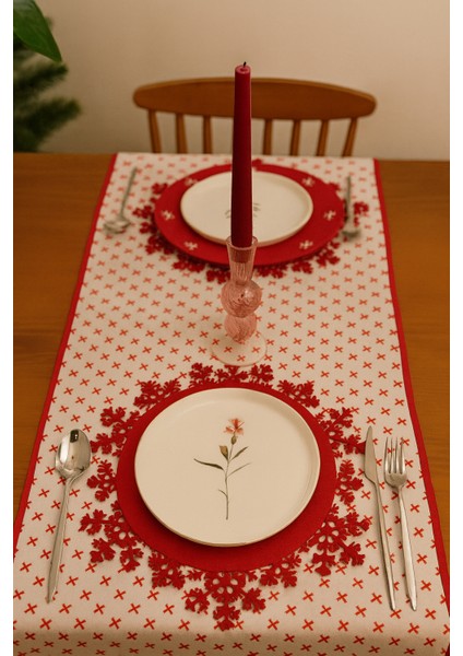 Geyik Desenli Runner Kırmızı-Beyaz 150CM/50CM modelleri