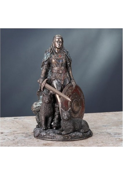 Veronese Design Freya Heykeli