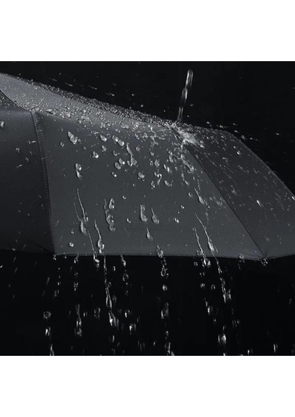 Şık Ahşap Saplı Siyah Şemsiye, Dayanıklı ve Estetik Tasarım