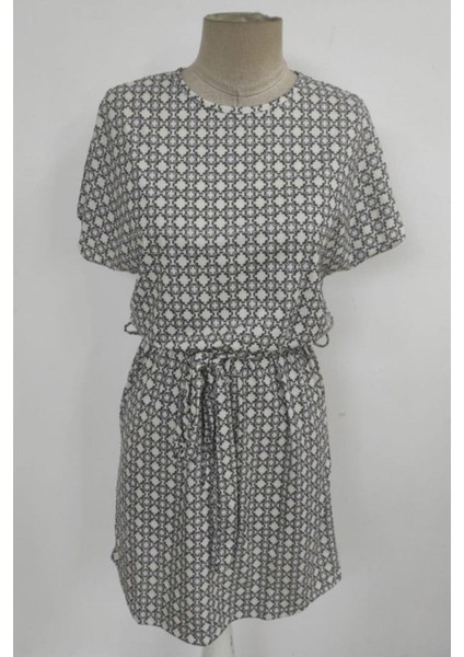 Yuvarlak Yaka Kuşaklı Desenli Süprem Elbise - Desenli fırsatları