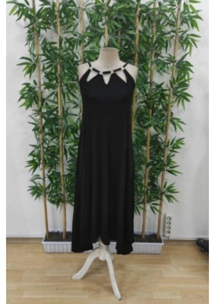 Halka Yaka Detaylı Asimetrik Viskon Elbise Siyah fırsatları