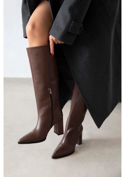 Nicola Kadın Sivri Burun Deri Çizme Kahve fiyatları