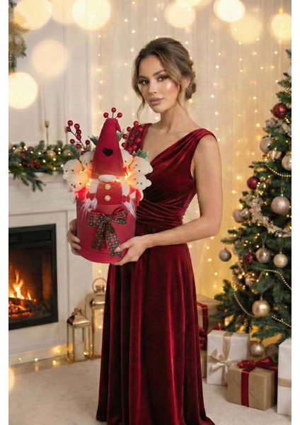 Yeniyıl Özel Seri: LED Işıklı, Noel Elf Cüce Figürlü, Kalp Balon ve 6 Ayıcıklı Özel Konsept Tasarım Ayıcık Buketi modelleri