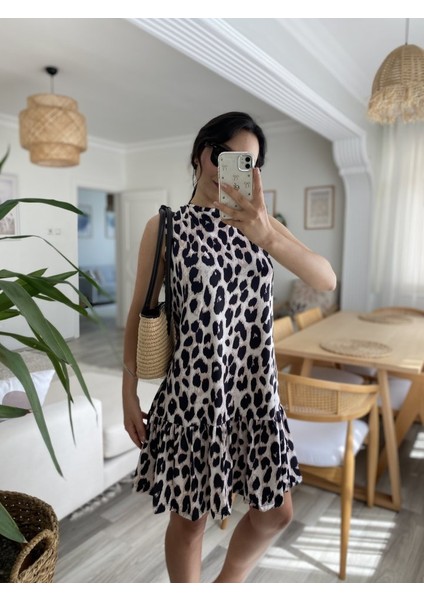 Kadın Kolsuz Sırttan Bağlamalı Fırfırlı Leopar Desenli Süprem Elbise
