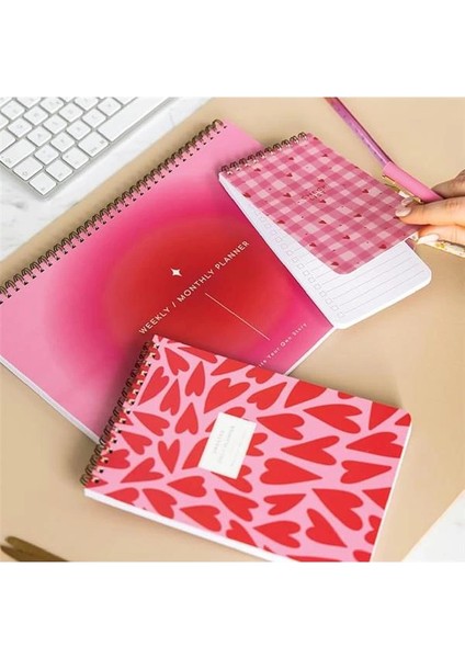 A4 Haftalık ve Günlük 3’lü Masaüstü Süresiz Planlayıcı Set – Aura/kalp modelleri