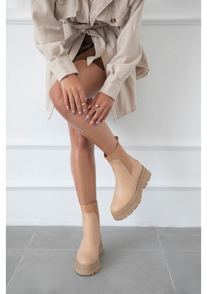 Embers Kadın Lastik Detay Deri Postal Bot Nude