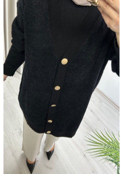 Magazin Oversize Rahat Kalıp V Yaka Düğme Detaylı Angora Kadın Hırka fırsatları