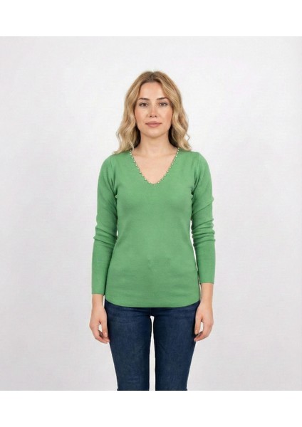 Kadın Açık Yeşil Yakası Taşlı Merdiven Yaka Triko Kazak