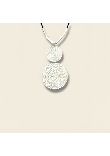 Dövme Dokulu Büyük Çelik Kolye | Siyah Kordonlu Modern Tasarım Kolye Kadın fiyatları