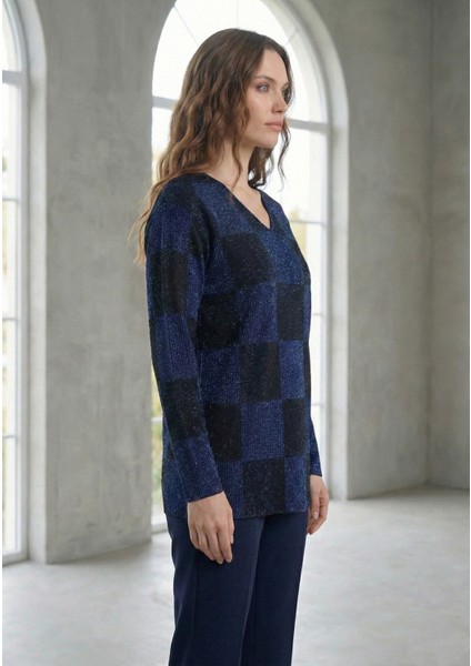 Kadın Kare Desenli Lacivert-Siyah V Yaka Simli Kazak fiyatları