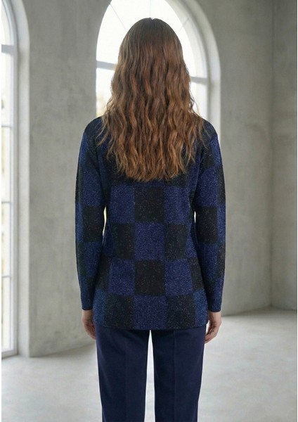 Kadın Kare Desenli Lacivert-Siyah V Yaka Simli Kazak modelleri