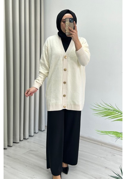 Magazin Oversize Rahat Kalıp V Yaka Düğme Detaylı Angora Kadın Hırka