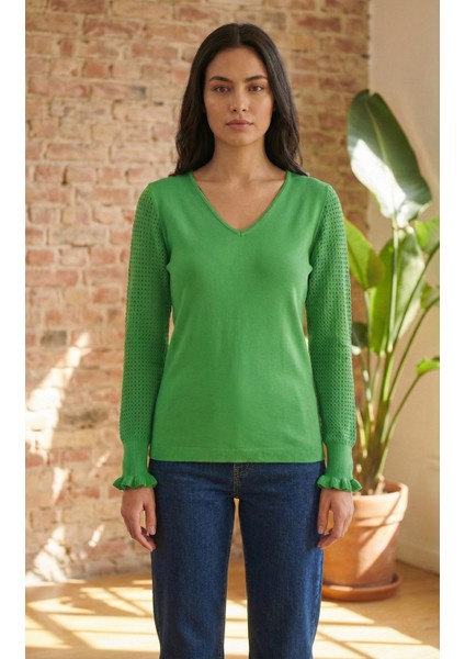 Kadın Yeşil Kolları Sim Detaylı V Yaka Kazak