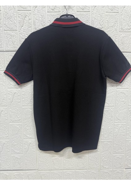 Çıtçıt Düğmeli Polo Yaka Yakası ve Kol Uçları Kırmızı Detaylı Tişört fiyatları