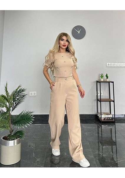 Bej Taş Işlemeli Ikili Takım – Zamansız Şıklığın Yeni Tanımı