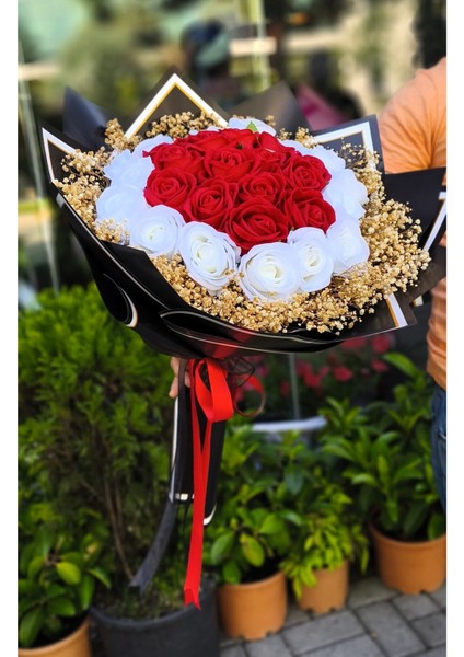 Kız Isteme,söz,nişan,tanışma Buketi Kadife Yapay Kırmızı-Beyaz Gül Bukleti fiyatları