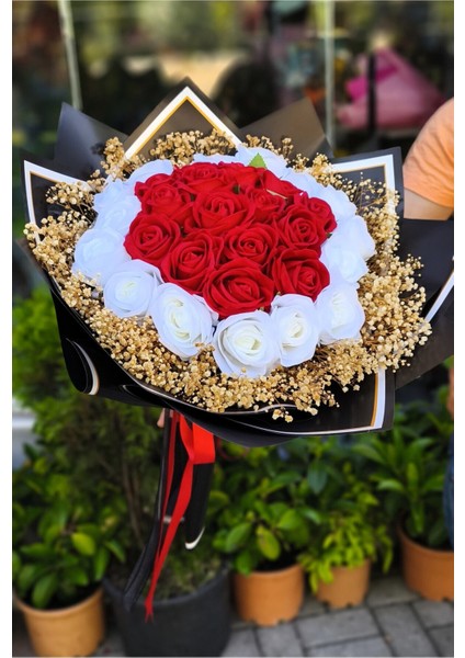 Kız Isteme,söz,nişan,tanışma Buketi Kadife Yapay Kırmızı-Beyaz Gül Bukleti modelleri
