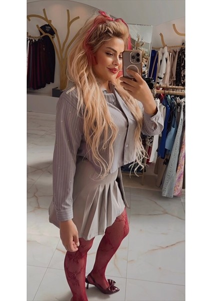 Taş Işlemeli Gri Şık Gömlek – Lüks Çizgili Stil fiyatları