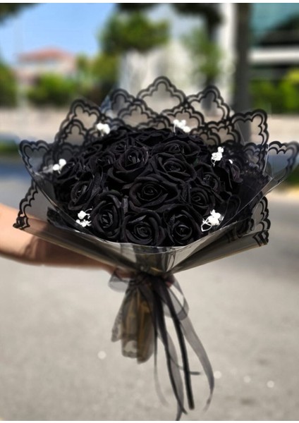 Her Gül Kırmızı Açmaz; Bazı Aşklar Geceye Yakışır. (Kadife Gül Buketi 21'li) fiyatları
