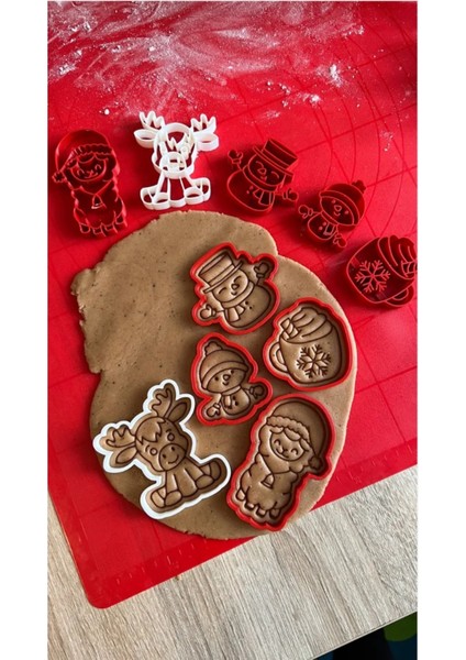 Yılbaşı Temalı 5'li Kurabiye Kalıbı Seti, Kırmızı Renkli, Eğlenceli ve Şık Tasarım