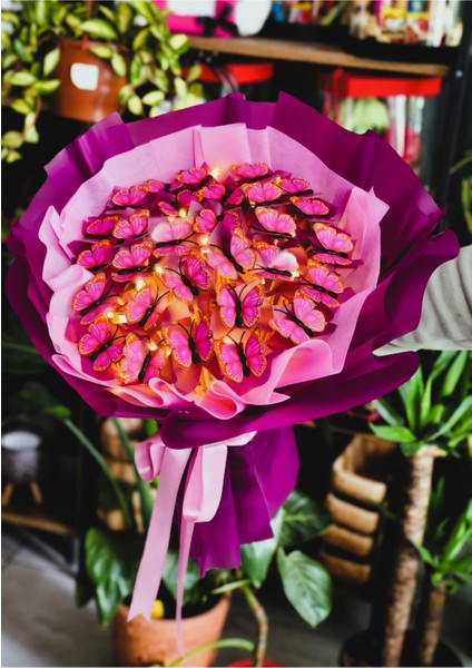 Kelebek Buketi Işıklı Sevgiliye Eşe Doğum Günü Özel Gün Hediyesi modelleri