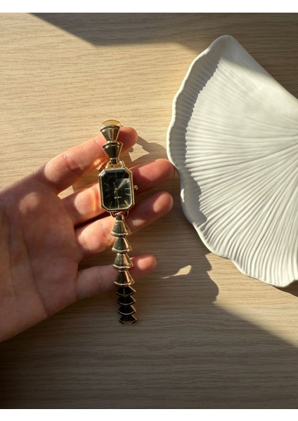 Retro Minimal Metal Kordon Vintage Kadın Kol Saati Içi Siyah