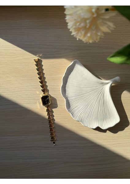 Retro Minimal Metal Kordon Vintage Kadın Kol Saati Içi Siyah fırsatları