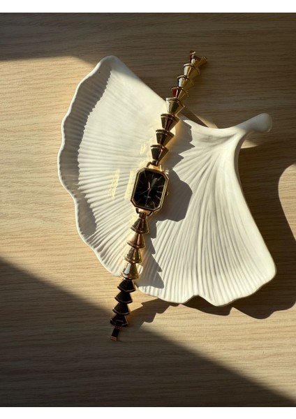 Retro Minimal Metal Kordon Vintage Kadın Kol Saati Içi Siyah