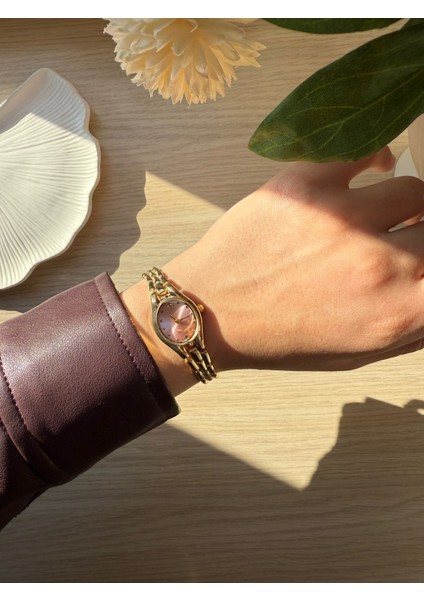 Retro Minimal Metal Kordon Vintage Kadın Kol Saati Içi Pembe modelleri
