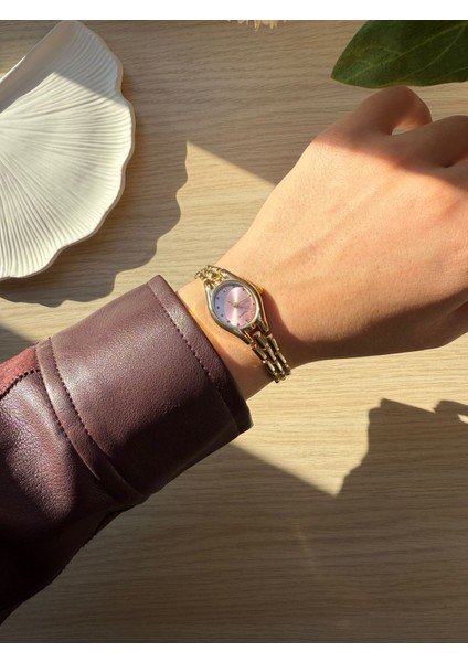 Retro Minimal Metal Kordon Vintage Kadın Kol Saati Içi Pembe fırsatları