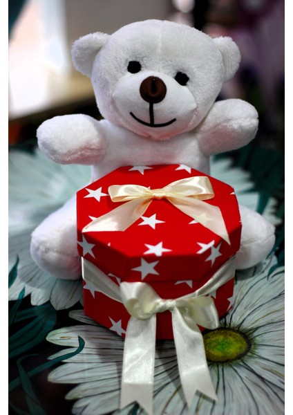 Kucağında Içerisinde Gül Yaprakları Ile Süslenmiş Hediye Kutusu Taşıyan 25CM Sevimli Peluş Ayıcık