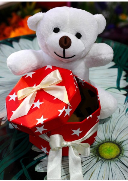 Kucağında Içerisinde Gül Yaprakları Ile Süslenmiş Hediye Kutusu Taşıyan 25CM Sevimli Peluş Ayıcık fırsatları