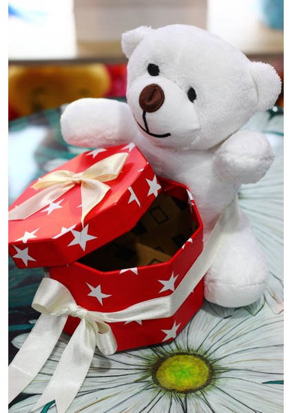 Kucağında Içerisinde Gül Yaprakları Ile Süslenmiş Hediye Kutusu Taşıyan 25CM Sevimli Peluş Ayıcık indirimleri